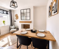 2BR House, Sleeps 4, Garden, Free Street Parking, Contractor Stay