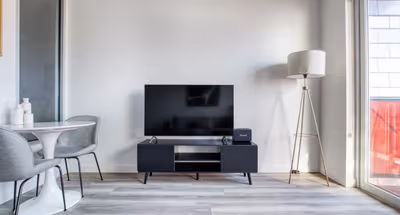 Seattle Need Apartment