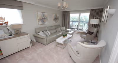 Modern 2-Bedroom Apartment in Bournemouth for 6