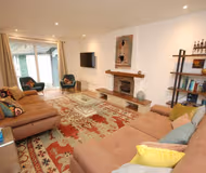 Elegant 5-Bedroom House in Bournemouth