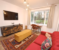 Elegant 5-Bedroom House in Bournemouth