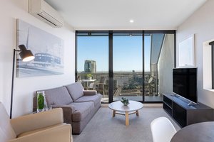 Oaks Melbourne on William Suites