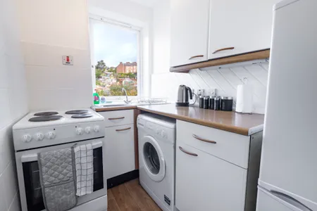 Bright, 2 Bedroom West End Apartment