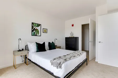 Broad St Apartment