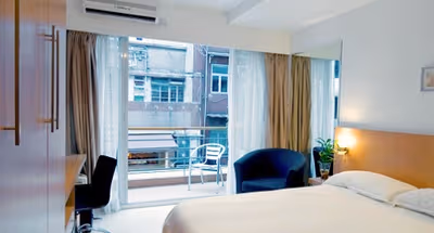 Gorgeous studio apartment at Soho Serviced Studios, Hong Kong