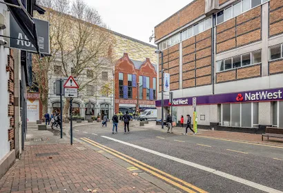 F10 Watford Central