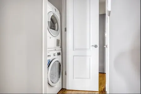 East 25th Street Serviced Apartment