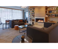 Platz Vor Dem Neuen Tor Three Bedroom Apartment