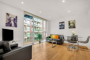 Tower Hill Serviced Apartment by MySquare