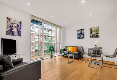 Tower Hill Serviced Apartment by MySquare