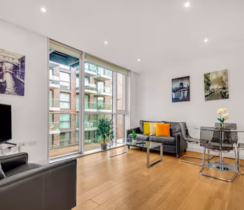 Living room at Tower Hill Serviced Apartment by MySquare