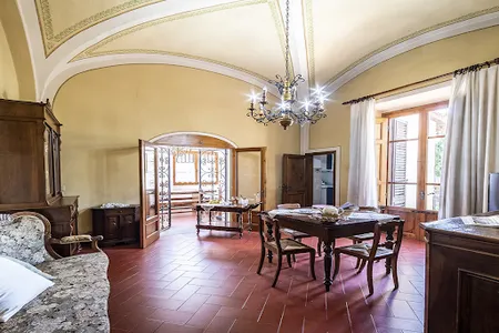220M2 WITH GARDEN&TERRACE FOR SCENIC TUSCAN VIEWS