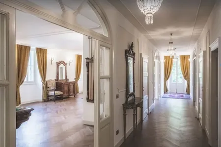 Magnificient Villa located right on the shores of Lake Como
