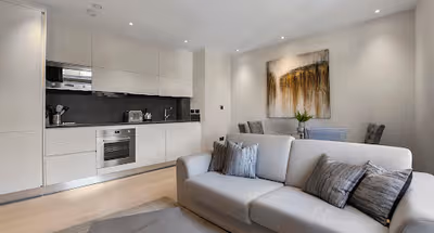 2 bedroom apartment at Vauxhall Bridge Road