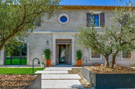 A Cozy Villa Retreat Near St Remy de Provence