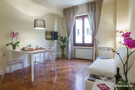JUST OFF PONTE VECCHIO A PIAZZA SIGNORIA LUXURY SUITE