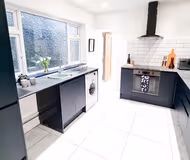 Spacious 3 Bed Home in the heart of Swansea