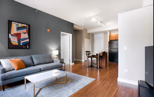 E Lake St Serviced Apartment