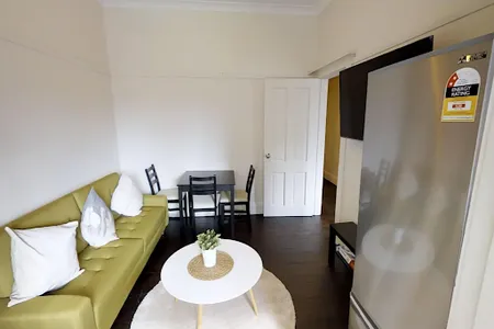Crown Street Serviced Apartment