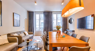 MADELEINE ESCAPE IN HEART OF TEMPLE OF FASHION!