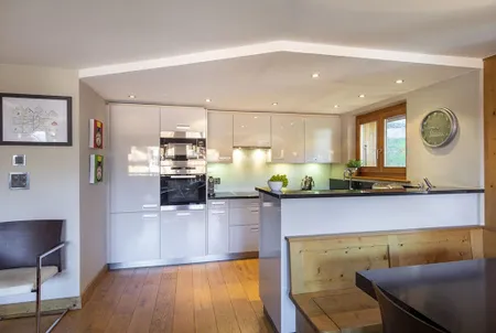 A Sun Lit Chalet Apartment in the Ski Resort of Verbier