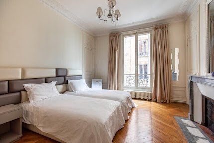 A 220SQM HAUSSMANN JEWEL ON THE CROWN OF CHAMPS ELYSEES
