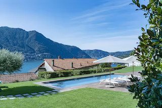 ADMIRE THE FANTASTIC VISTAS OVER LAKE COMO