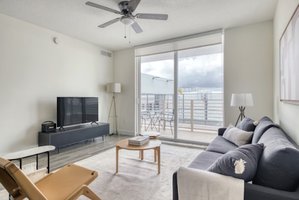 SW 12th Street Serviced Apartment