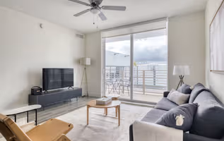 Southwest 12th Street Serviced Apartment