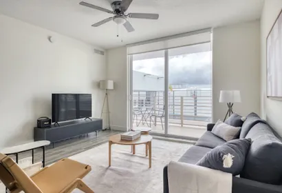 SW 12th Street Serviced Apartment