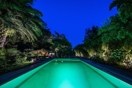 An Artsy and Elegant Villa Retreat in Tarascon