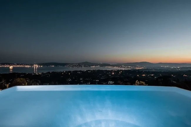 STUNNING VILLA IN GRIMAUD PANORAMIC SEAVIEWS
