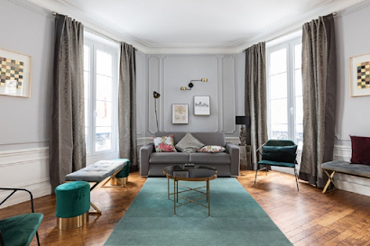 A  200M2 JEWEL IN CHAMPS ELYSEES
