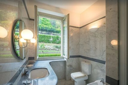 ALL-ENCOMPASSING LUXURY 600M2 VILLA WITH MAGICAL EXQUISITE VIEWS OF LAKEMAGGIORE