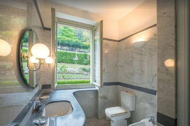 ALL-ENCOMPASSING LUXURY 600M2 VILLA WITH MAGICAL EXQUISITE VIEWS OF LAKEMAGGIORE