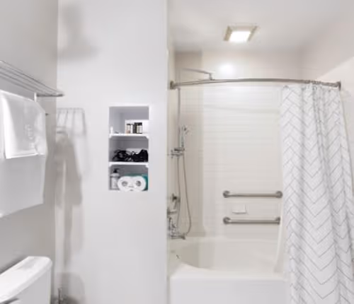E Lake St Serviced Apartment