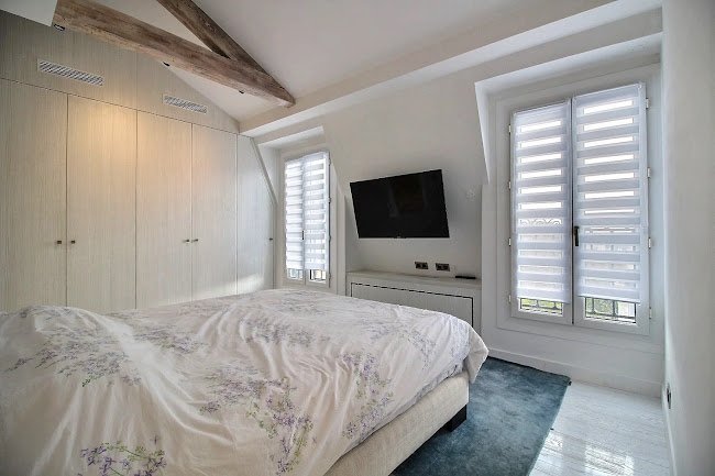 A SIGNAURE LUXURY ON CHAMPS DE MARS ALMA MARCEAU