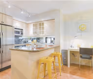 Victory Simcoe Street Apartment