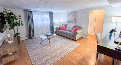 Boston Vacation, Longwood Medical, Mins to MBTA, pkg