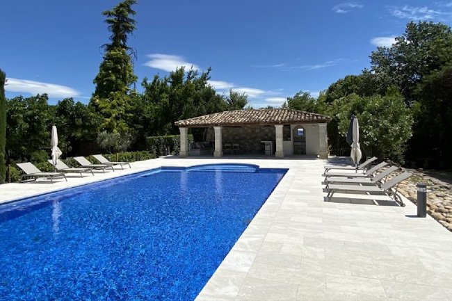 A Cozy Luxury Villa in Eygalieres