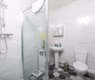 Luxury bathroom at Sandfields