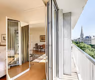 FRENCH ELEGANCE GEORGE V CHAMPS ELYSEES