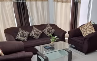 Kalyani Nagar Road Apartments