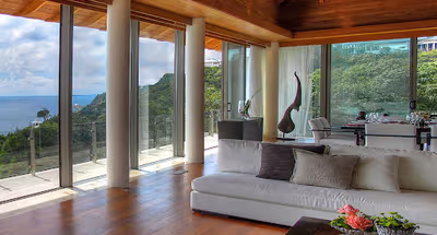 Breathtaking 6 Bedroom Villa in Kathu District