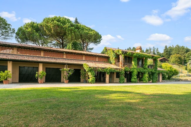 LIVE MAGICAL HOURS IN A UNIQUE PLACE FULL OF COMO LUXURY, ENCHANTING ATMOSPHERE!