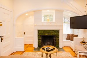 Furnished Apartment Near Commonwealth Boston