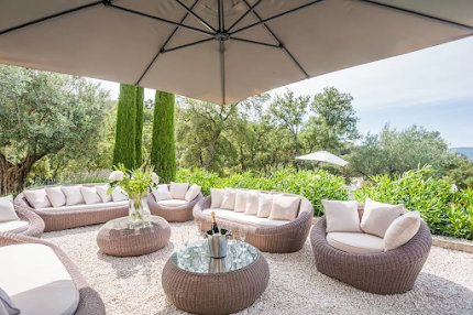 EXCEPTIONAL 320M2 BASTIDE OVERLOOKING THE GULF OF ST TROPEZ