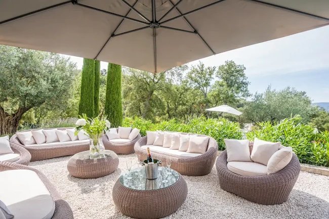EXCEPTIONAL 320M2 BASTIDE OVERLOOKING THE GULF OF ST TROPEZ