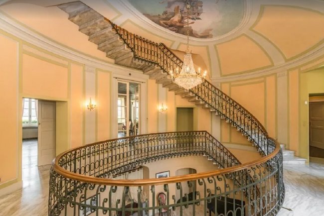 LAKE COMO HISTORIC LUXURY VILLA- 1200M2 OF PURE SPLEDOUR