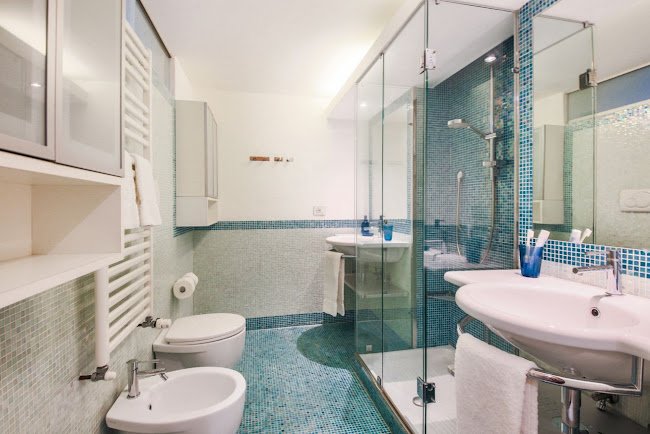 STYLISH & LUXURIOUS ABODE IN THE HEART OF FLORENCE